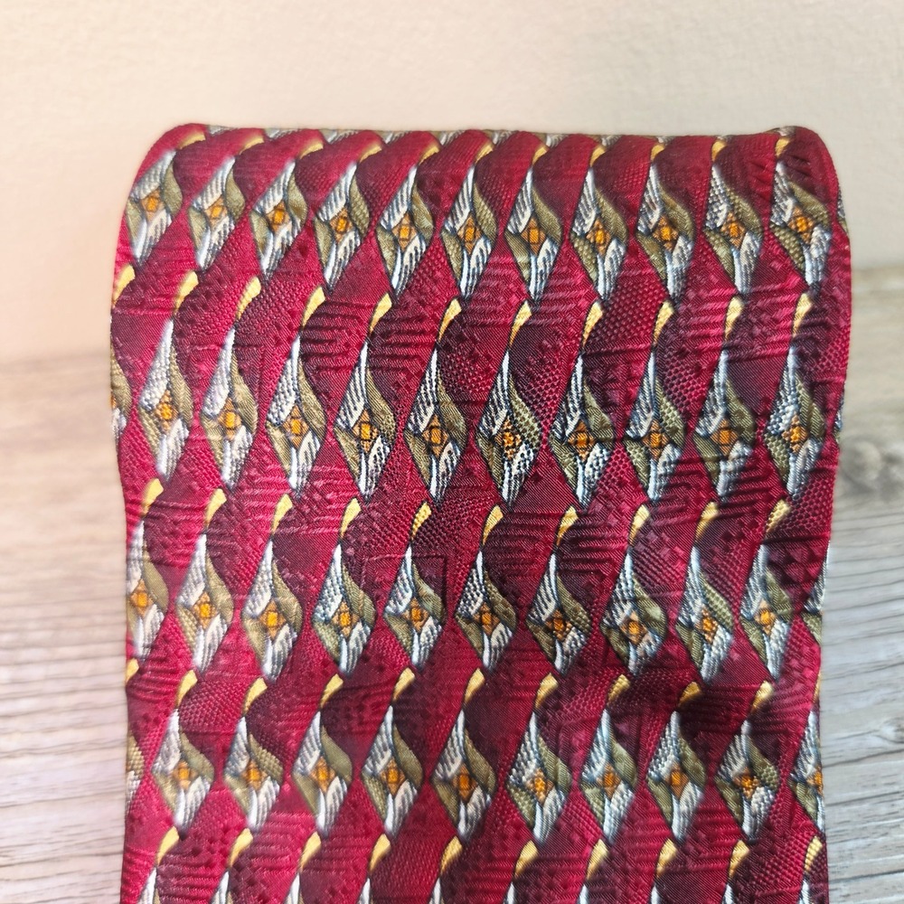Tom James Corporate Image Silk Tie Mens Burgundy Geometric Diamond Red Tie USA - Picture 6 of 7